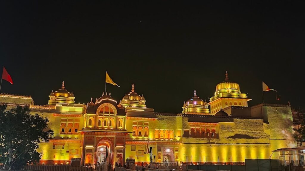 Ram Raja Temple: The Only Temple Where Lord Rama Is Worshipped As King ...